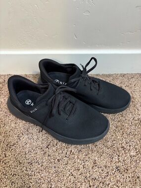 Kizik Women’s Madrid Eco Knit Sneakers Shoes Hands Free Size 9 Black